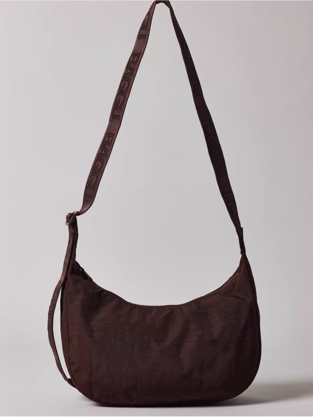 BAGGU Medium Crescent Shoulder Bag coffee - Picture 3 of 7